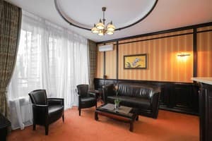 Отель Attache. Люкс 4-местный с двумя спальнями 6