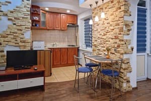 Квартира Home Hotel на лівому березі вул. Митрополіта Андрія Шептицького, 1-а