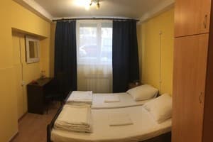 Хостел Pallet Hostel. Стандарт двухместный твин + 1 1